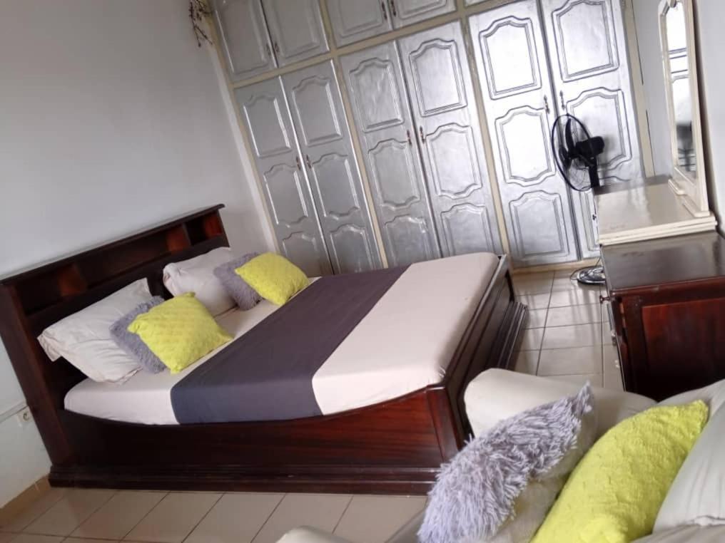 Appart Meuble Le Dakota Yaoundé Εξωτερικό φωτογραφία
