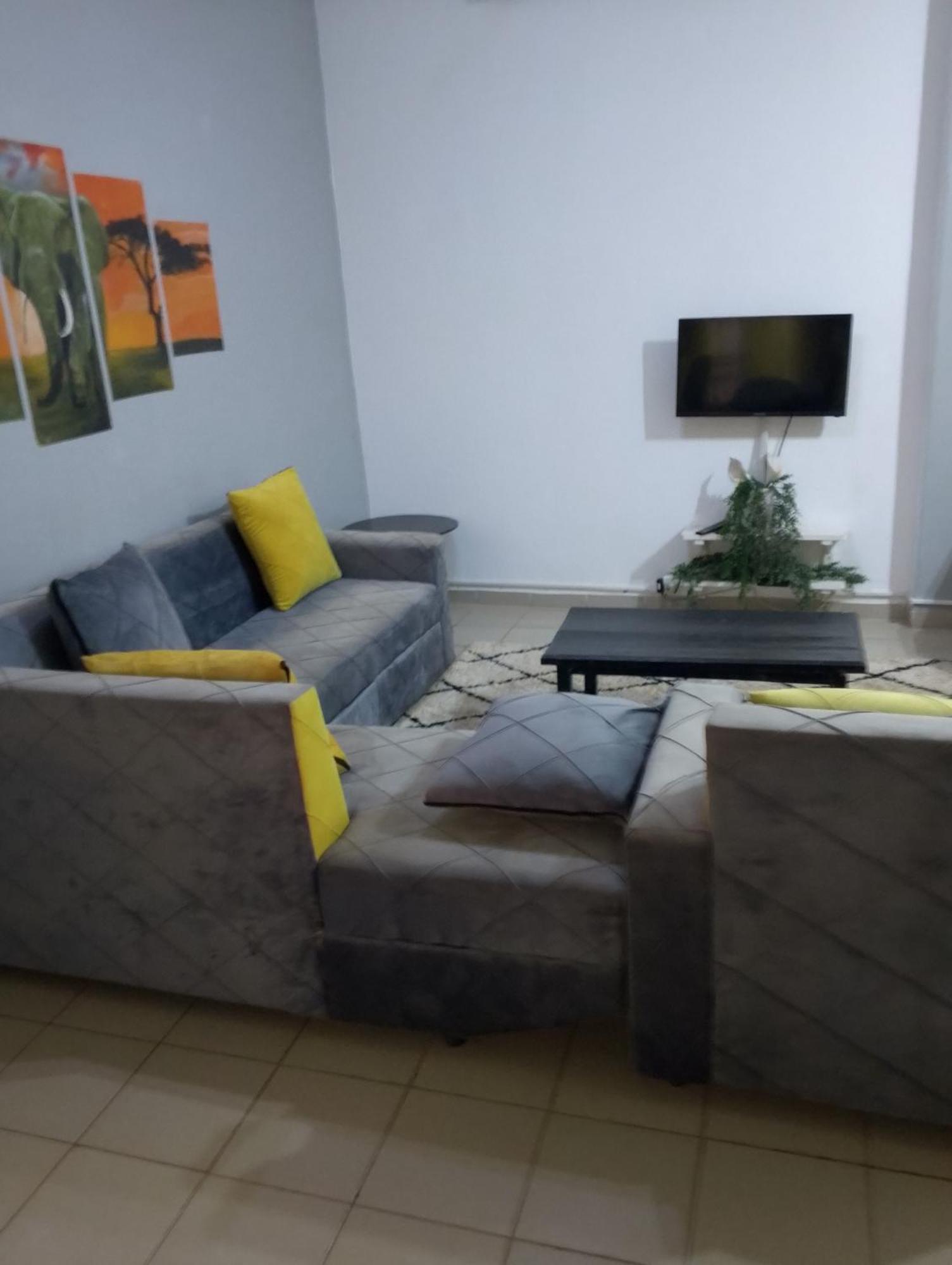 Appart Meuble Le Dakota Yaoundé Εξωτερικό φωτογραφία