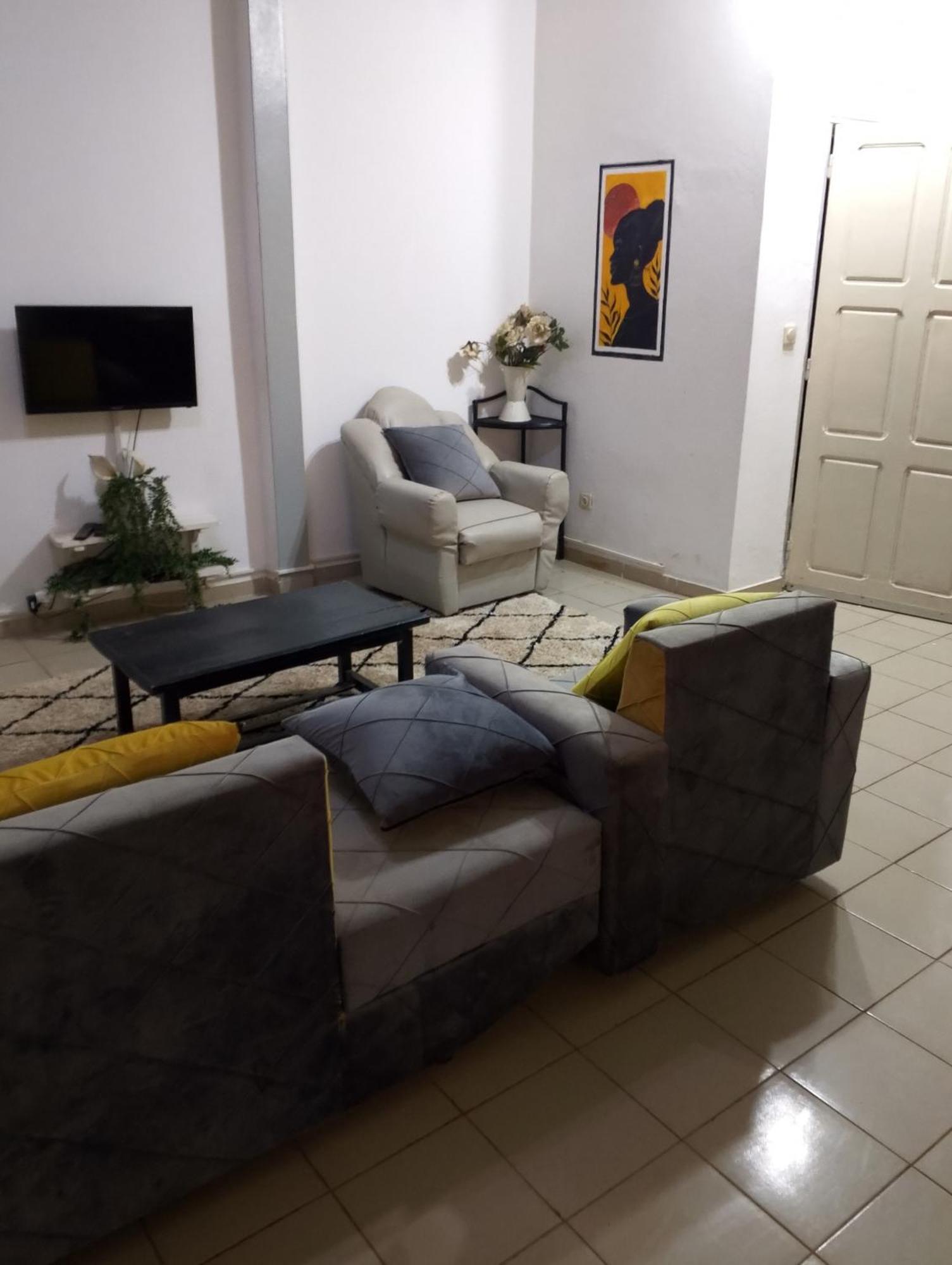 Appart Meuble Le Dakota Yaoundé Δωμάτιο φωτογραφία